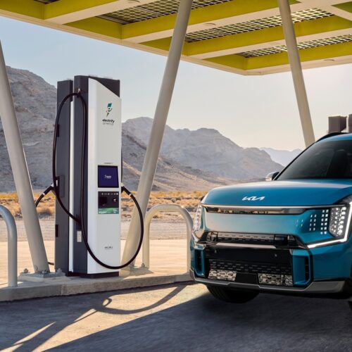 large 1093 electrifyamericaexpandscustomerchargingagreementwithkiaamericatoincludenewev9owners