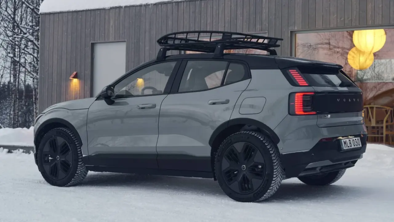 volvo ex30 cross country 2025 14 min 1400x933.jpg