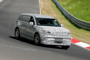 2026 genesis gv90 three row luxury electric suv caught lapping the nurburgring in anger 4 33