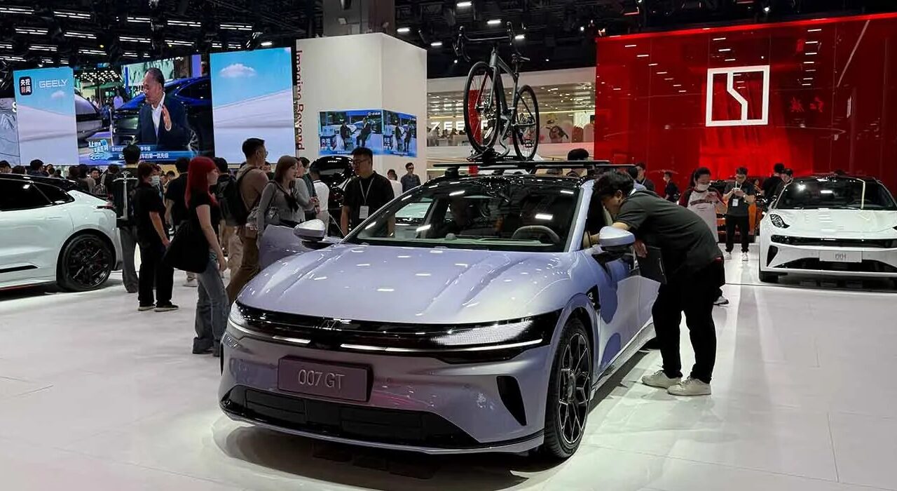 Shanghai Auto Show ZEEKR 007 gT 14