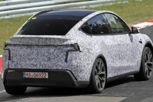 Tesla Model Y Performance dynamic rear 3 4 edfyig 8