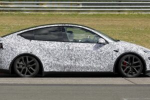 Tesla Model Y Performance dynamic side profile zjwgf4 9
