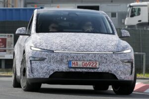 Tesla Model Y Performance front end cornering gtx3hl 4