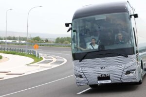 man lion s coach e prototype 1 4
