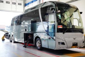 man lion s coach e prototype 2 5