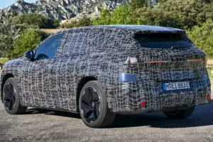 BMW iX3 prototype 2025 4 9