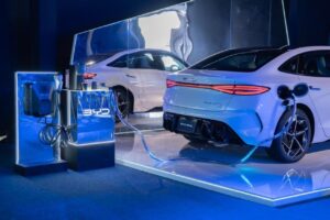 byd tests solid state battery that can add 900 miles of range in 12 minutes of charging 7 2