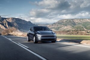 new tesla model y logo outdoor 2048x1152 1 3