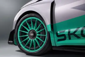 skoda enyaq rs race 2025 2 1400x934.jpg 8