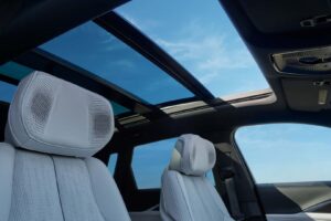 2024 cadillac lyriq interior 1 7
