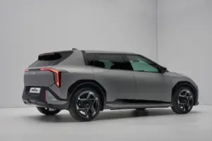 imgi 8 kia ev4 hachback uk 2025 04 1400x933.jpeg 4