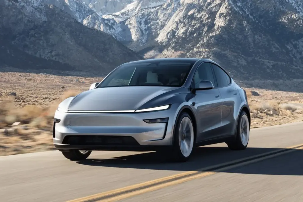 tesla model y juniper 2025 002 min 1400x933.jpeg 2