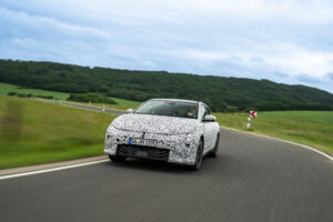 Original 28076 kia ev4 undergoes testing in europe01 19