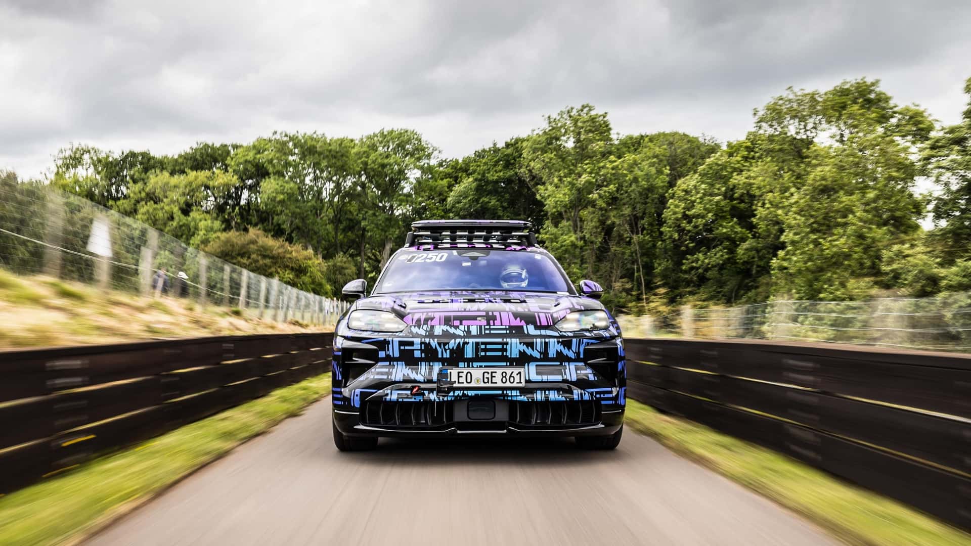 porsche cayenne electric 1