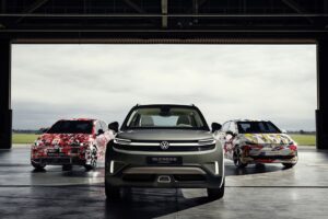 imgi 103 volkswagen reveals new electric crossover concept calls it id cross 38 35