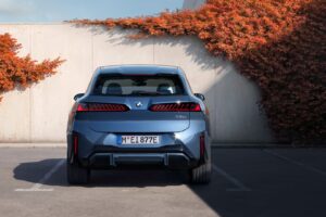 imgi 264 all new 2026 bmw ix3 electric suv debuts with futuristic design 463 hp and 500 mile range 118 10