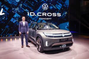 imgi 59 volkswagen reveals new electric crossover concept calls it id cross 1 29