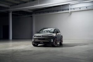imgi 68 volkswagen reveals new electric crossover concept calls it id cross 3 15