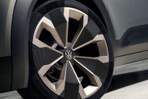 imgi 78 volkswagen reveals new electric crossover concept calls it id cross 13 31