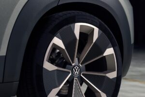 imgi 84 volkswagen reveals new electric crossover concept calls it id cross 19 8