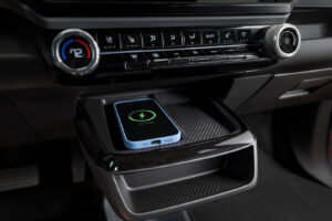 3만 달러 미만 전기차의 귀환…쉐보레 볼트 2027년형 공개 13 Chevrolet Bolt 2027 CELL CHARGING 13