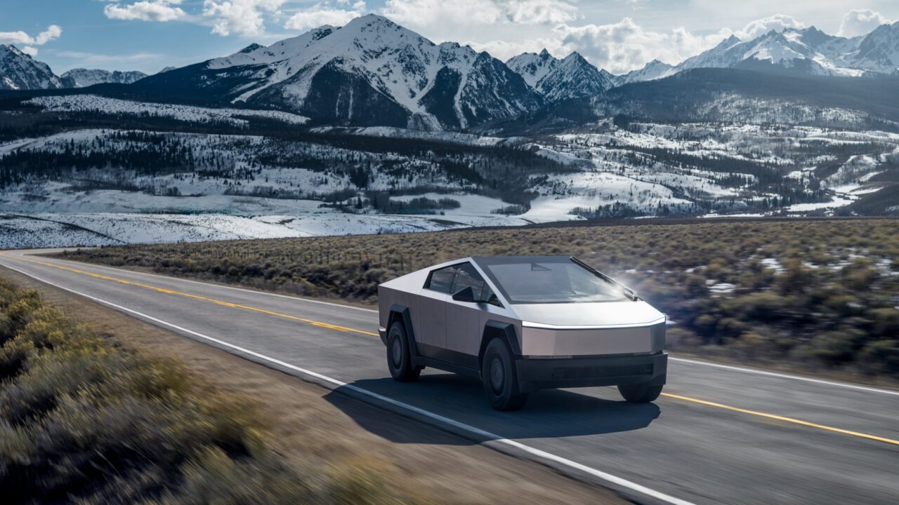 tesla cybertruck long range rwd 2048x1280 1 10