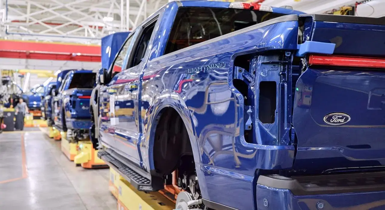 ford f 150 lightning produktion production 2023 02 min 1400x700.jpg 4