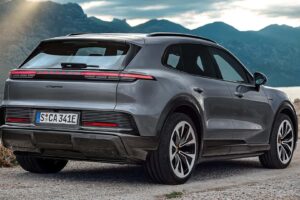 포르쉐, 첫 전기 대형 SUV ‘카이엔 일렉트릭 터보’ 공개... 최고출력 1,140마력에 제로백 2.5초 11 imgi 25 porsche cayenne electric 2026 und porsche cayenne turbo electric 2026 11