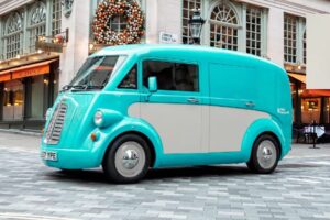 레트로 전기밴 ‘모리스 JE’, 세 번의 연기 끝에 생산 시동 3 imgi 4 morris commercial morris j type 2025 04 3