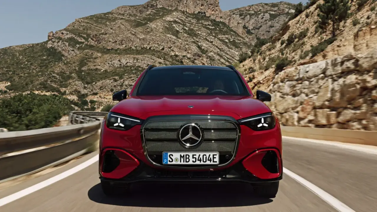 imgi 5 mercedes benz glc 400 4matic eq iaa 2025 05 1400x933.jpg 17