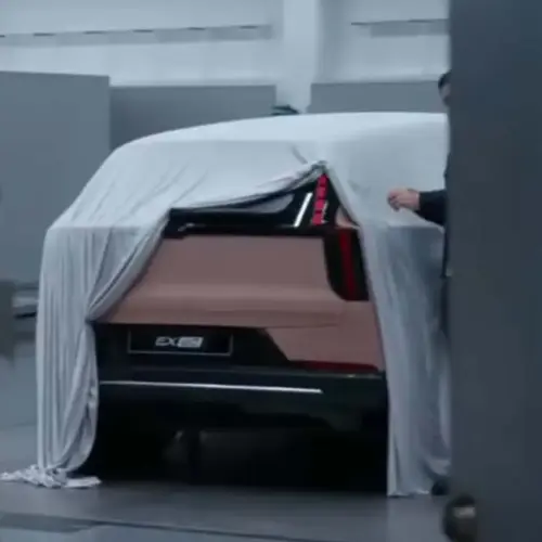 volvo revela primeiras imagens do volvo ex60 7