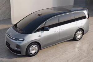 스타리아 대신 이거? 리프모터, 창립 10주년 기념식서 첫 MPV 'D99' 공개 4 imgi 15 2025122813394654 4