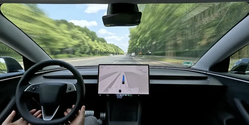 imgi 6 Tesla FSD Germany 1