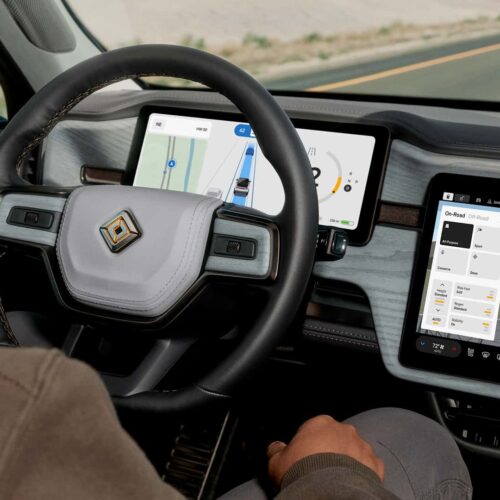 리비안, 자체칩 넣은 AI 기반 자율주행 플랫폼 공개 rivian universal hands free 6