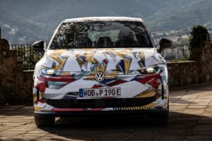 ‘2만5,000유로 전기차’의 실체… 폭스바겐 ID. 폴로 기술 사양 확정 13 vw id. polo 2026 mit tarnung 16 13