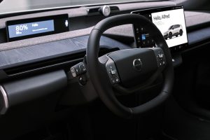 볼보 EX60, 10분 충전에 340km…800V 충전으로 게임체인저 노린다 6 볼보 EX60, 10분 충전에 340km…800V 충전으로 게임체인저 노린다 Volvo EX60 Cross Country Studio11979068ea5356b86e 6