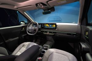 기아 EV2 브뤼셀 모터쇼서 세계 최초 공개, 유럽 B-SUV 시장 정면 돌파 17 기아 EV2 브뤼셀 모터쇼서 세계 최초 공개, 유럽 B-SUV 시장 정면 돌파 kia ev2 frost blue motorshow interior highres 002 17