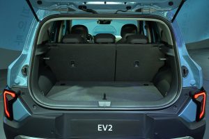 기아 EV2 브뤼셀 모터쇼서 세계 최초 공개, 유럽 B-SUV 시장 정면 돌파 29 기아 EV2 브뤼셀 모터쇼서 세계 최초 공개, 유럽 B-SUV 시장 정면 돌파 kia ev2 frost blue motorshow interior highres 009 29