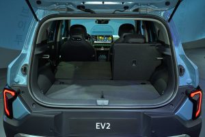 기아 EV2 브뤼셀 모터쇼서 세계 최초 공개, 유럽 B-SUV 시장 정면 돌파 27 기아 EV2 브뤼셀 모터쇼서 세계 최초 공개, 유럽 B-SUV 시장 정면 돌파 kia ev2 frost blue motorshow interior highres 011 27