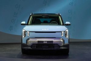 기아 EV2 브뤼셀 모터쇼서 세계 최초 공개, 유럽 B-SUV 시장 정면 돌파 6 기아 EV2 브뤼셀 모터쇼서 세계 최초 공개, 유럽 B-SUV 시장 정면 돌파 kia ev2 frost blue motorshow static highres 003 6