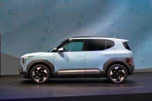 기아 EV2 브뤼셀 모터쇼서 세계 최초 공개, 유럽 B-SUV 시장 정면 돌파 7 기아 EV2 브뤼셀 모터쇼서 세계 최초 공개, 유럽 B-SUV 시장 정면 돌파 kia ev2 frost blue motorshow static highres 004 7