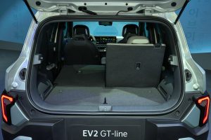 기아 EV2 브뤼셀 모터쇼서 세계 최초 공개, 유럽 B-SUV 시장 정면 돌파 38 기아 EV2 브뤼셀 모터쇼서 세계 최초 공개, 유럽 B-SUV 시장 정면 돌파 kia ev2 gtline ivory silver matt motorshow interior highres 011 38