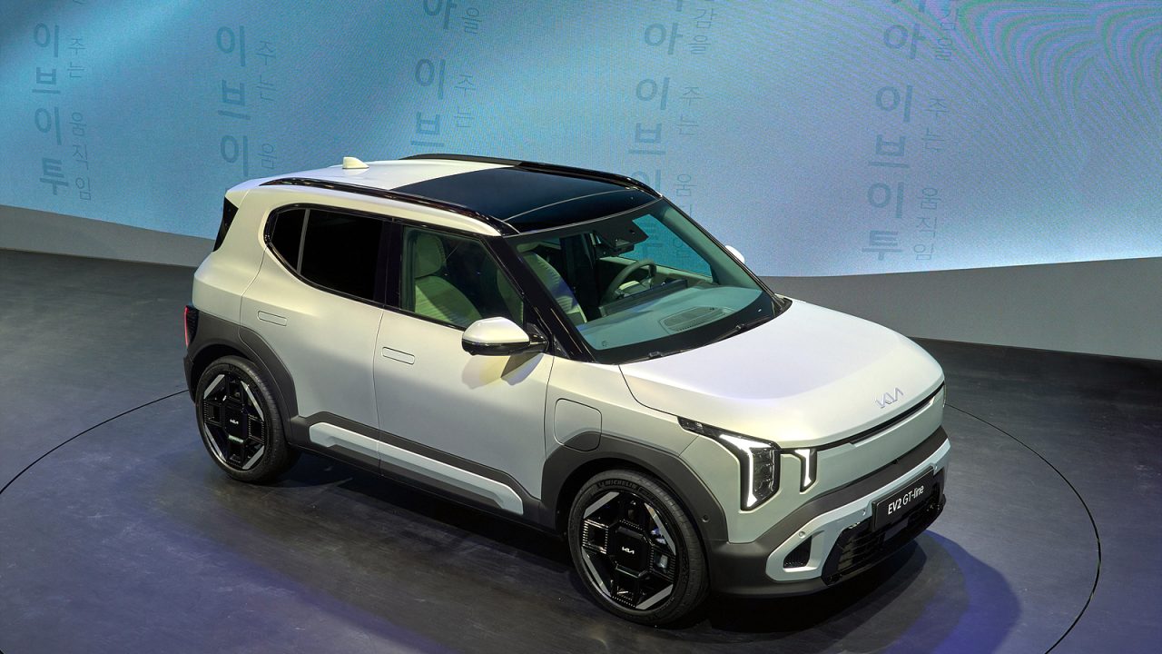 기아 EV2 브뤼셀 모터쇼서 세계 최초 공개, 유럽 B-SUV 시장 정면 돌파 kia ev2 gtline ivory silver matt motorshow static highres 006 12