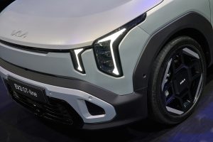 기아 EV2 브뤼셀 모터쇼서 세계 최초 공개, 유럽 B-SUV 시장 정면 돌파 25 기아 EV2 브뤼셀 모터쇼서 세계 최초 공개, 유럽 B-SUV 시장 정면 돌파 kia ev2 gtline ivory silver matt motorshow static highres 007 25