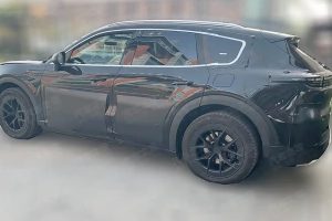 포르쉐 전동화 카이엔, 베이징서 첫 공개…최고출력 1,156마력 투입 newcarscoops 2 1 3