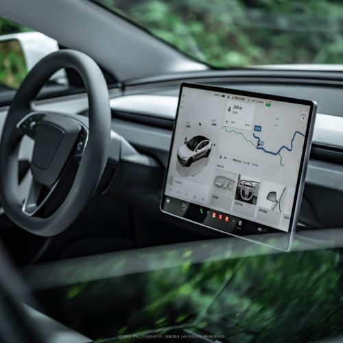 테슬라, FSD 일시불 판매 종료… 구독 모델로 완전 전환 tesla interior navigation fsd 2048x1365 1 7