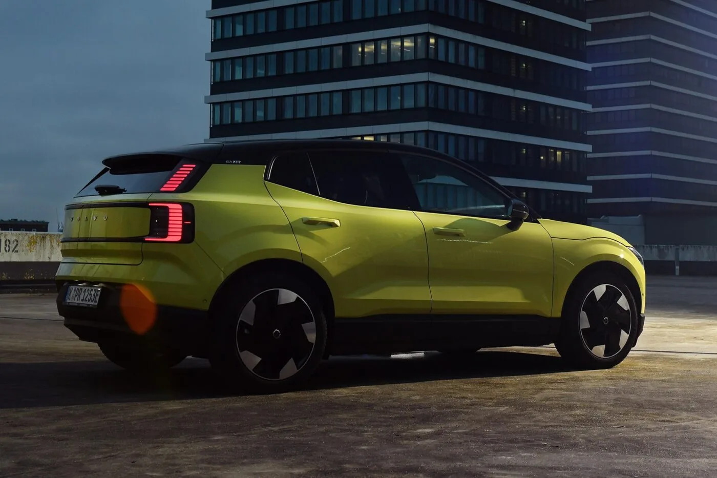 volvo ex30 2024 003 min 1