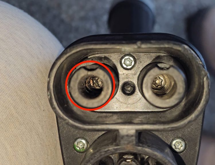 현대차그룹 전기차 DC 충전구 결함 논란…교통안전공단, 국토부에 공식 조사 요청 EP85.전기차 충전기 안 뽑혀서 차 고장 충전기 회사에 보상받은 이야기 전기차 충전기 안빠짐 11 45 screenshot 8