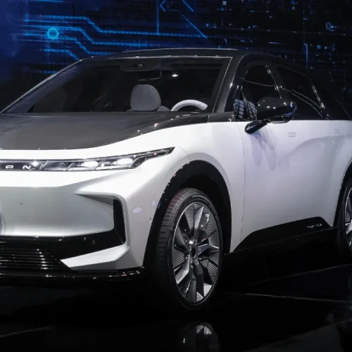 폭스콘, 정저우에 전기차 R&D센터 가동…"신차 개발 24개월로 단축" foxconn foxtron model c 2021 01 min 1400x700.png 6