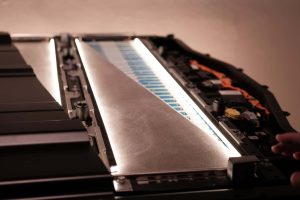 중국산 배터리 안 써… GM, '반값·고성능' 다 잡은 역대급 신기술 공개 gm forward event 2025 1 3